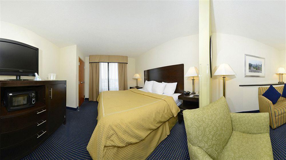 Comfort Suites Lancaster Amish Country Smoketown  Экстерьер фото