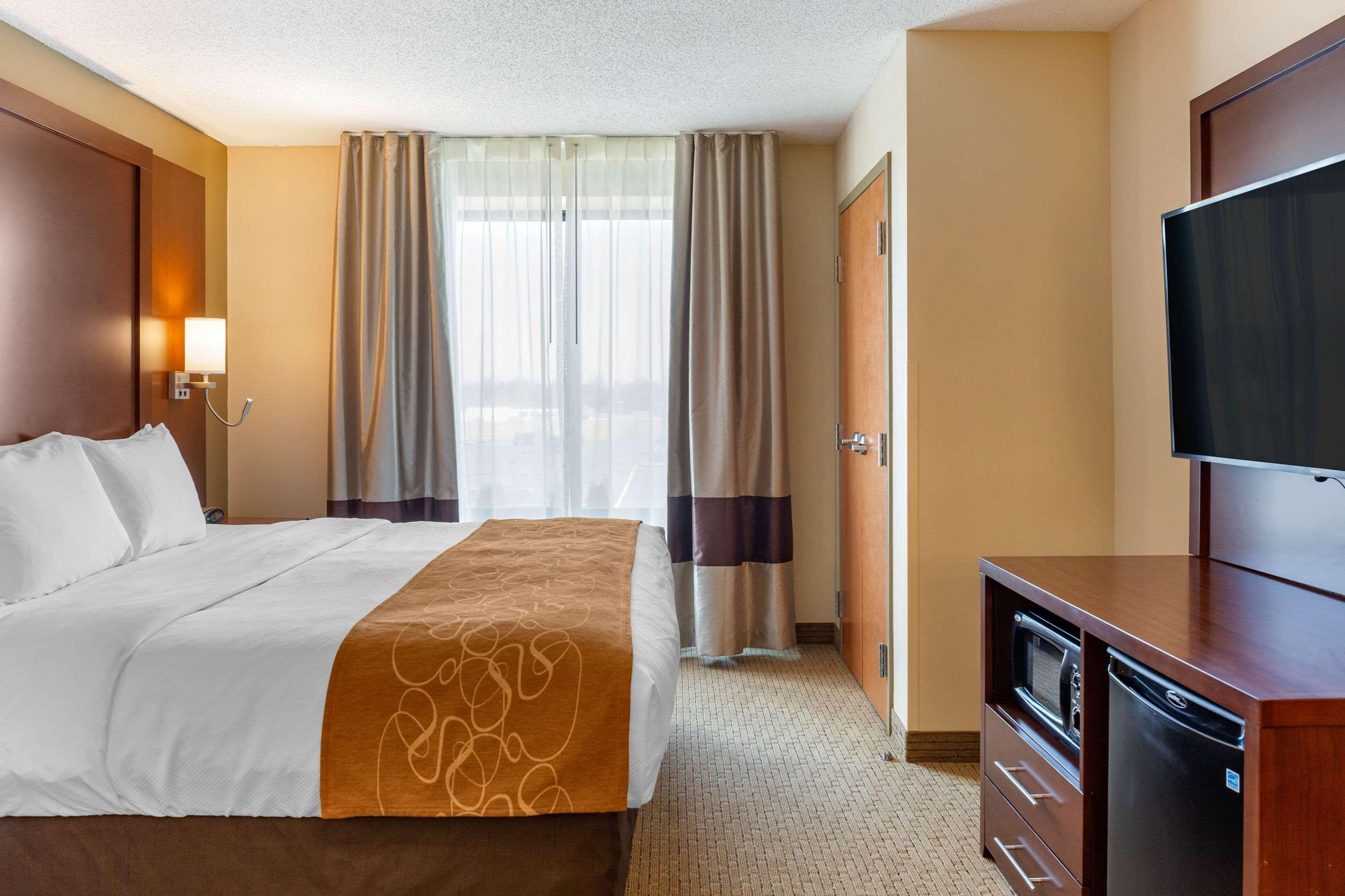 Comfort Suites Lancaster Amish Country Smoketown  Экстерьер фото