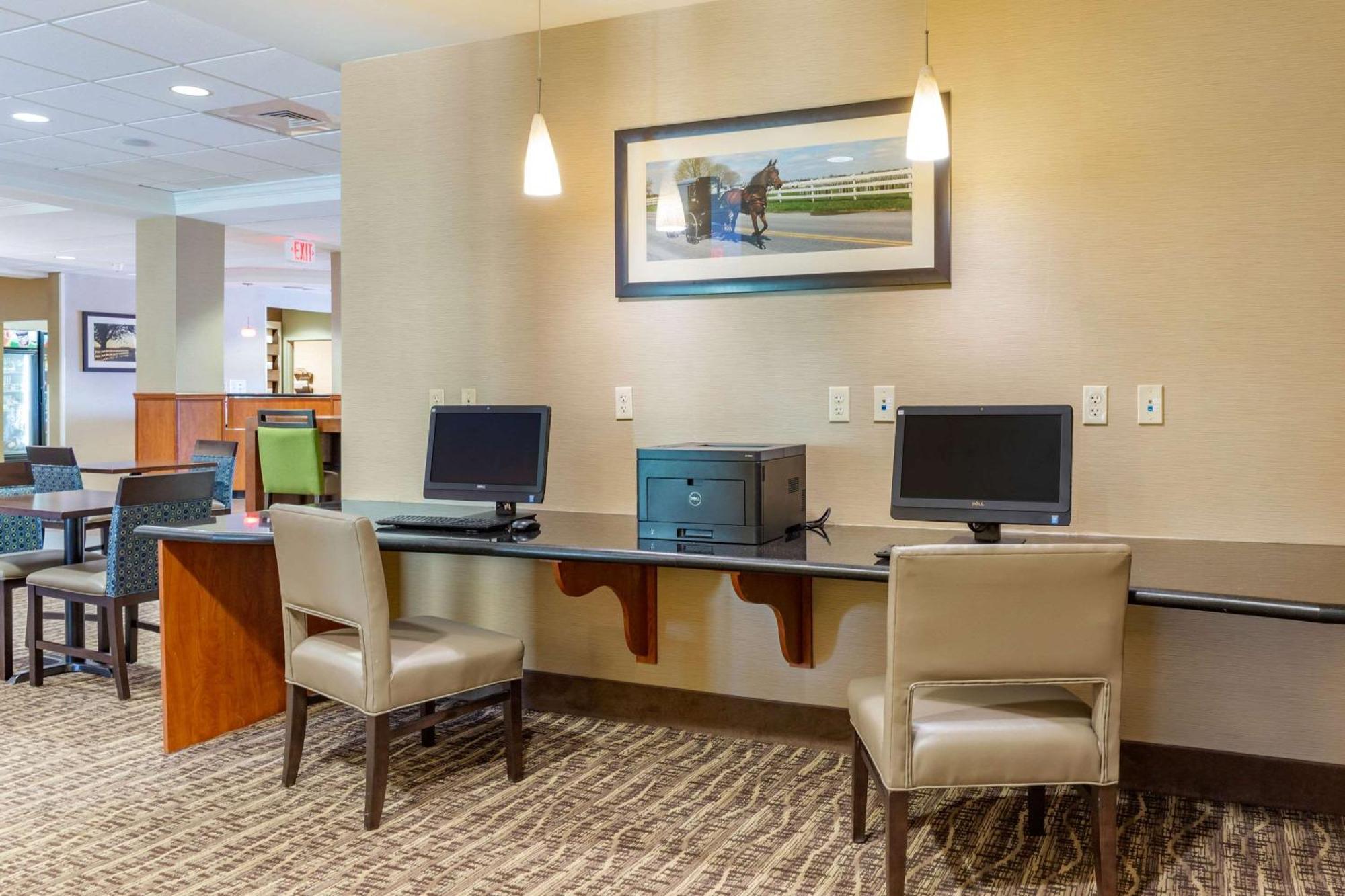 Comfort Suites Lancaster Amish Country Smoketown  Экстерьер фото