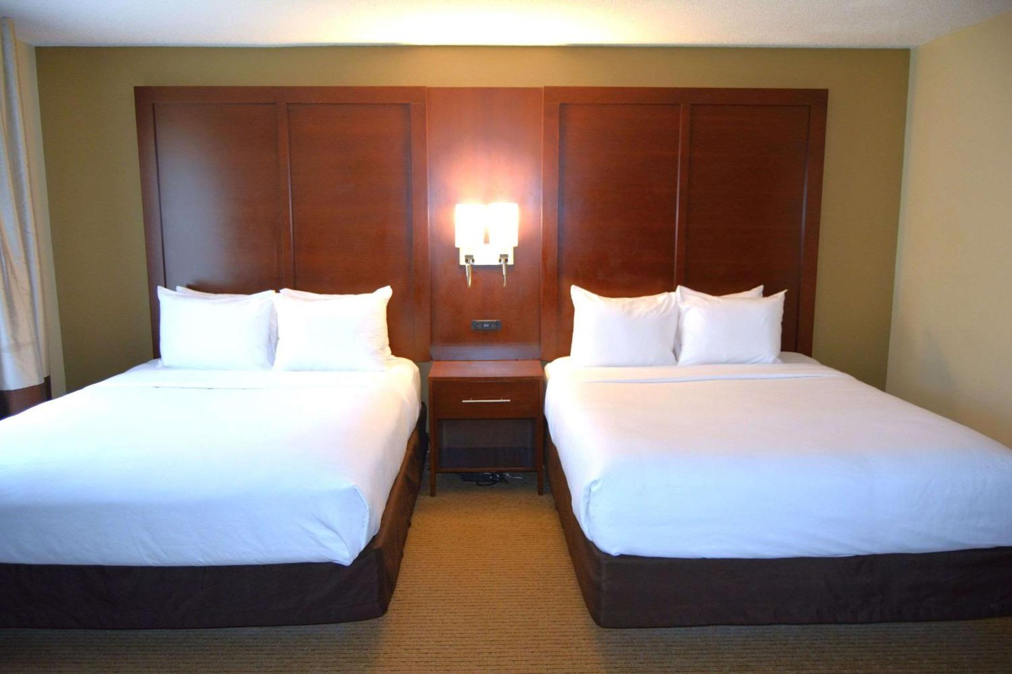 Comfort Suites Lancaster Amish Country Smoketown  Экстерьер фото