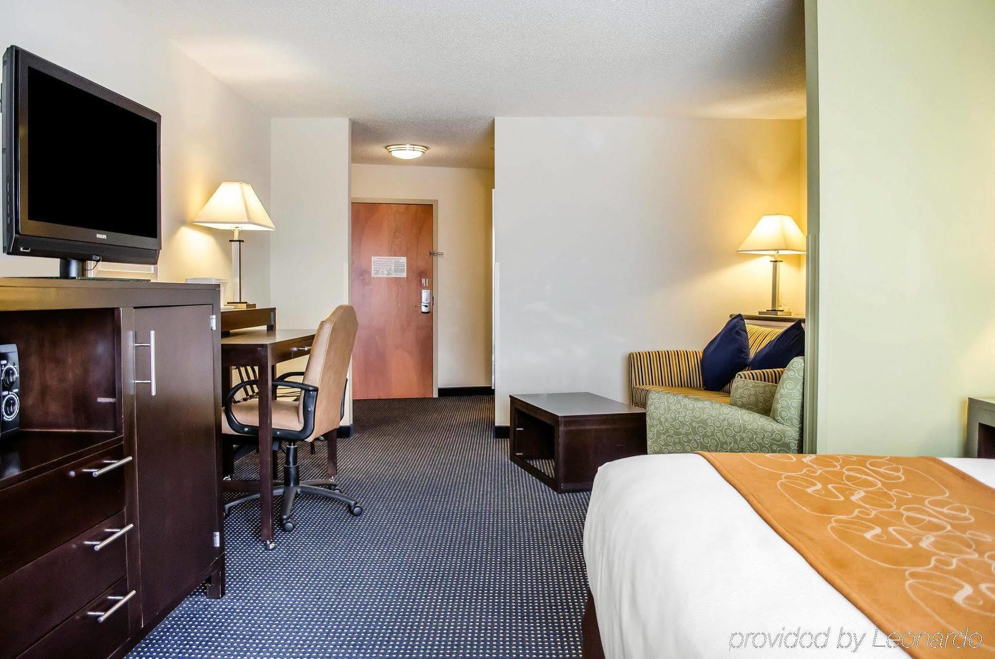 Comfort Suites Lancaster Amish Country Smoketown  Экстерьер фото