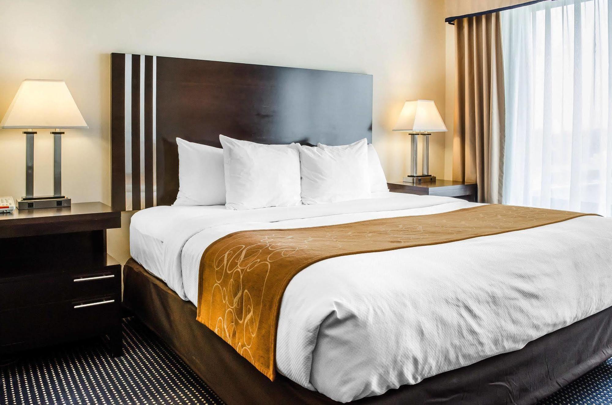Comfort Suites Lancaster Amish Country Smoketown  Экстерьер фото